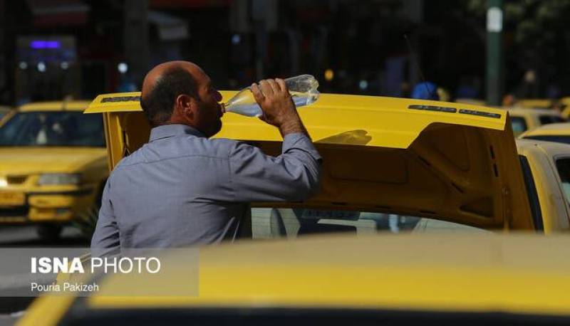 تابستان روزی چند لیوان آب بنوشیم؟